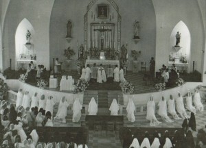 18_Église paroisse Altagracia prise d'habit 1957